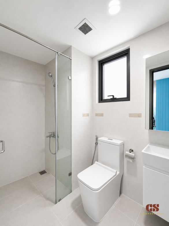 Private Bathroom, Shower Area, Bathroom Mirror
